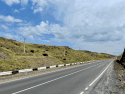 Участок в районе села Баграван, параллельно проходит железнодорожная ветка Армянской железной дороги Гюмри — Ереван