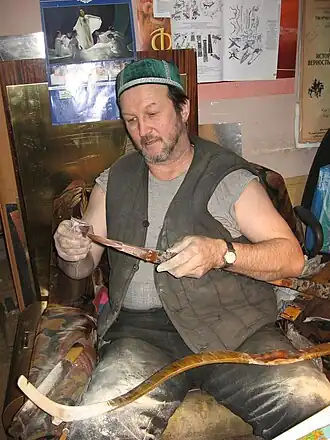 Рафаэль Амантаев в творческой мастерской