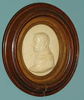 Барельеф Арины Родионовны (Я. П. Серяков, 1840-е); Центральный музей А. С. Пушкина, Санкт-Петербург