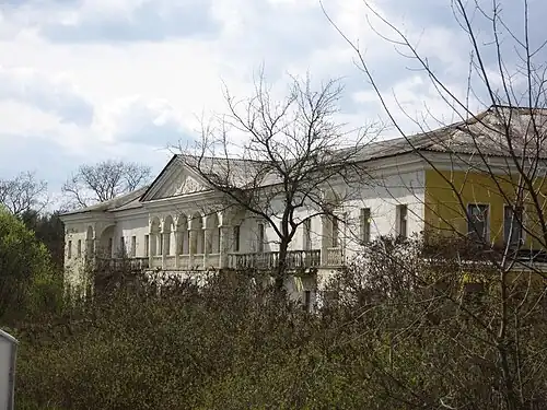 Жилой корпус бывшего санатория