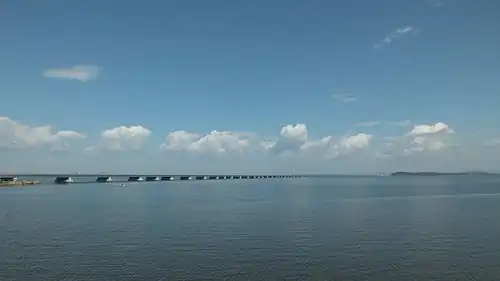 Низководная автомобильная эстакада и газопровод Седанка — Де-Фриз (2013)