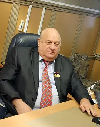 В. Стулов в рабочем кабинете, 2017 г.