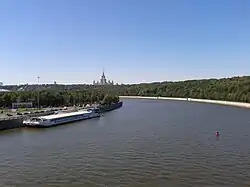 Вид на Воробьёвы горы с Третьего транспортного кольца