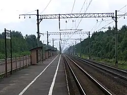 Платформа № 2 для поездов к Санкт-Петербургу