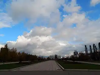 Вид на площадь от здания Драмтеатра