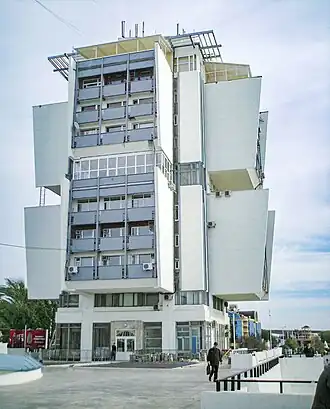 Портовая гостиница