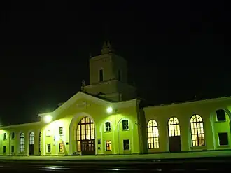 Железнодорожный вокзал ночью