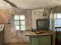 Стена с портретами Мао и Гагарина