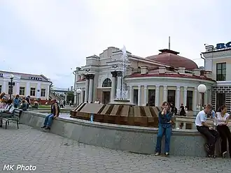 Центральный вход в здание вокзала