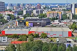 Вид на тыльную сторону гипермаркета «Максидом» и торговый центр «ГоркиПарк»