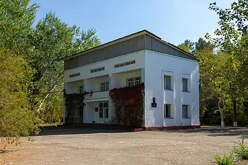 Здание администрации ботанического сада в 2023 году