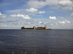 Крепость Орешек — вид с правого берега Невы