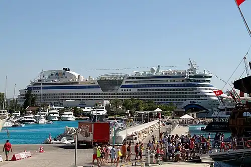 В порту Антальи