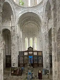 Алтарь собора до реставрации