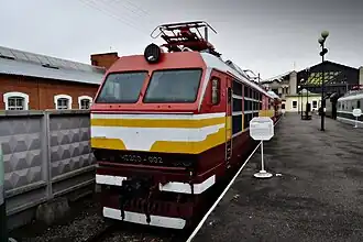 Опытный ЧС200-002 в музее Октябрьской ж.д. на Варшавском вокзале Санкт-Петербурга
Серийный ЧС200-009 на линии