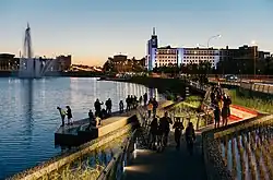 Дорожки на левой части набережной