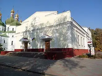 Церковь Иоанна Предтечи в 2014 году.Слева — Николаевский собор