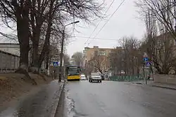 Центральная часть улицы.