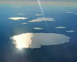 Озеро Иткуль с видом из самолета (на дальнем плане видны озера Окункуль и Синара)