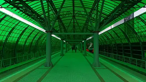 Пассажирская платформа. Вид в сторону станции ШелепихаШелепиха