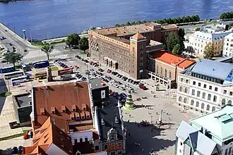 Вид на площадь с церкви Св. Петра