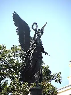 Статуя Нике. 1844. Навершие колонны. Конногвардейский бульвар, Санкт-Петербург.