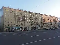 Жилой дом на Садовой-Сухаревской улице,  8—12. Общий вид