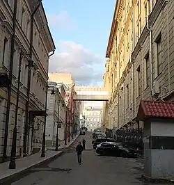 Стеклянный пэдвей над Сандуновским переулком между зданиями Центрального Банка РФ, Москва