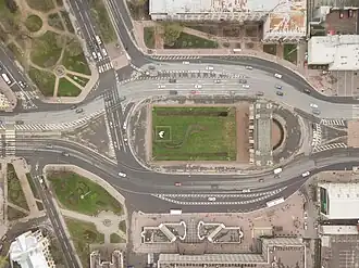 Вид площади с воздуха, слева направо проходит Московский проспект