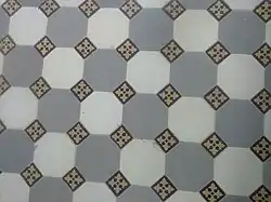 Сохранившийся кафель на полу главного предела церкви Пророка Илии Селивановского района Владимирской области