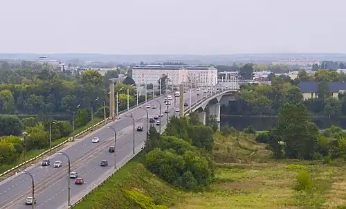 Восточный мост через Волгу. Вид с дома №31 по улице Маяковского.