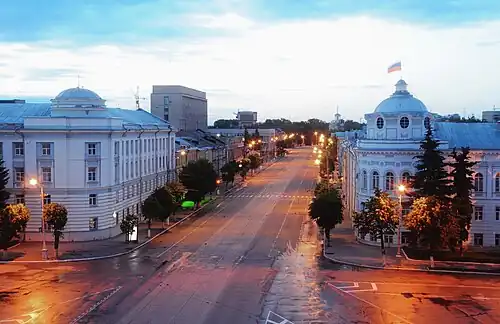 Главная улица города Советская ранним утром.