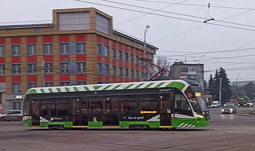 Трамвай 71-911ЕМ «Львёнок» (7003) на Московской площади.