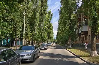 конец улицывид со стороны перекрёстка с улицей Юрия Глушко