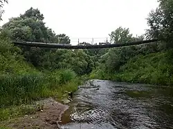 Подвесной мост над Кривинкой у деревни Хмельник