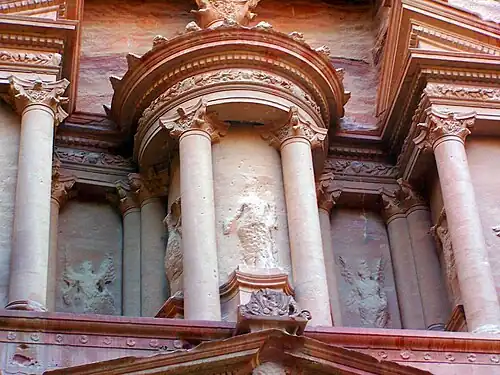 Центральная скульптура