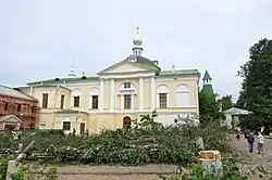 Трапезная со Сретенской церковью