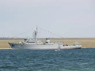 Тральщик «Чернигов» в Донузлаве в 2008 году