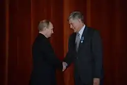 Чрезвычайный и полномочный посол Российской Федерации Владимир Чхиквишвили награждён орденом Почёта