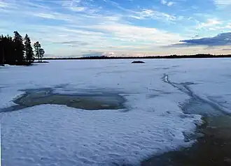 Озеро у трассы "Кола".