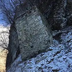 Склеп на возвышености