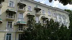 Западный фасад гостиницы Украина, ул. А. Невского, 7