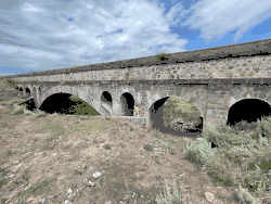 Акведук Ширакского оросительного канала около села Маисян в Армении, 1925 г.