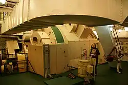 Один из трёх ходовых электродвигателей