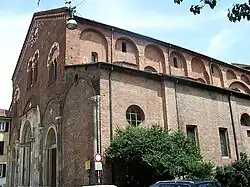 Южный фасад церкви