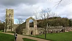 Руины Фаунтинского аббатства в Северном Йоркшире