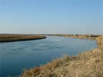 Река у города Абу-Камаль, Сирия