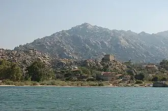 Вид на горы со стороны озера Бафа