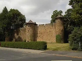 Фрагменты крепостной стены и башен