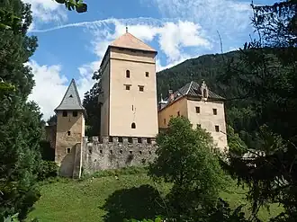 Вид замка с юга